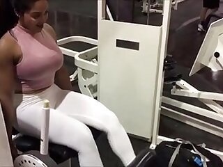 Indian sweetie displaying off her onion backside