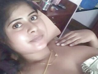 Mallu married aunty in nighty disrobing for bf selfie