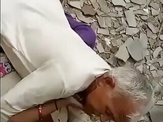 Desi hindi speaking Indian Chacha Randi ko chod te howe pakre gaye