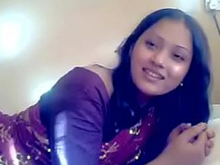 Desi lovers' romantic appointment in a motel apartment
