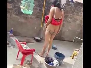 Desi Aldeia wanks after urination