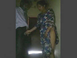 Indian duo engages in public hook-up with customer