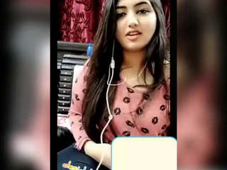 Indian girlfriend flaunts her breasts in online