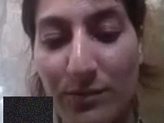 Desi gal urinates in toilet while masturbating