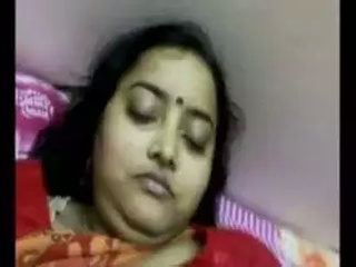 Indian woman's mounds get  approach in pornography video