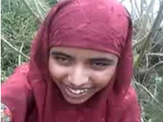 Outdoor fuck-fest with an Indian Muslim girl
