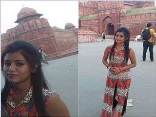 Boudi's big milk cans and cock-squeezing caboose get penetrated in this Desi pornography movie