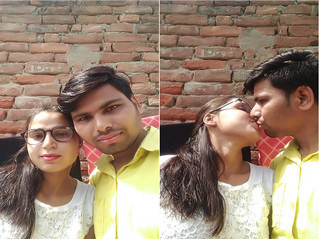 Off the hook Indian paramour gets romantic and fucked at home