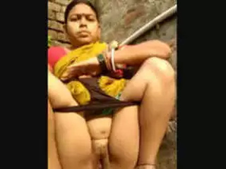 A vid of my wife peeing, exclusively for my lover