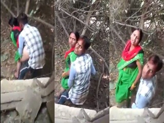 Indian hookup in public with a spycam in MMS