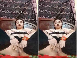 Sensational footage of a uber-cute dame from Paki showing off her pussy